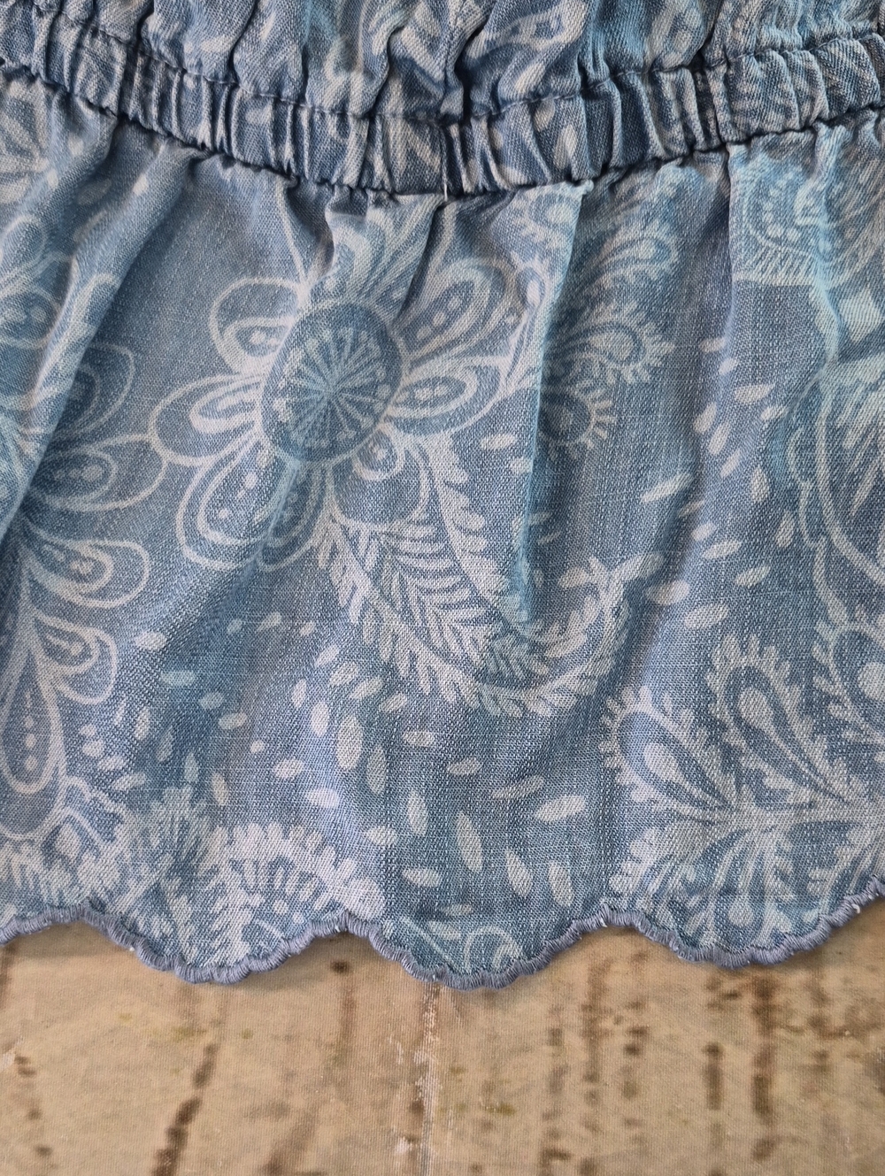 Democracy Floral Chambray Style Top Blue Size M - Picture 8 of 9